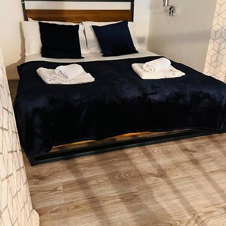 شقة لندن  في F10- Mezzanine 1St Floor Flat Fits 3 Near Paddington المظهر الخارجي الصورة