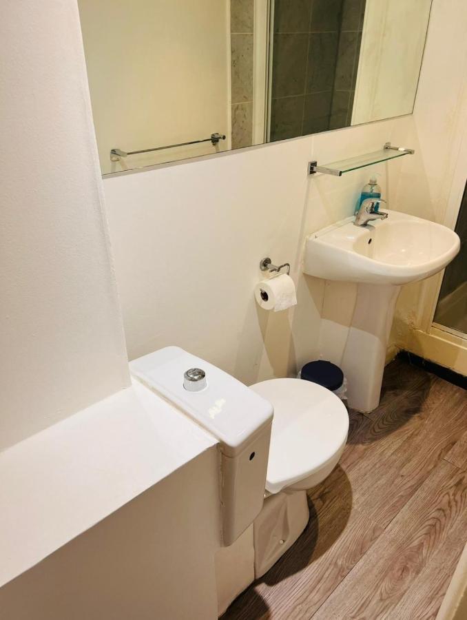 شقة لندن  في F10- Mezzanine 1St Floor Flat Fits 3 Near Paddington المظهر الخارجي الصورة